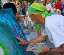 Látványfestés Kele Jucival, II. Képzőművészeti Utcafesztivál, Eger